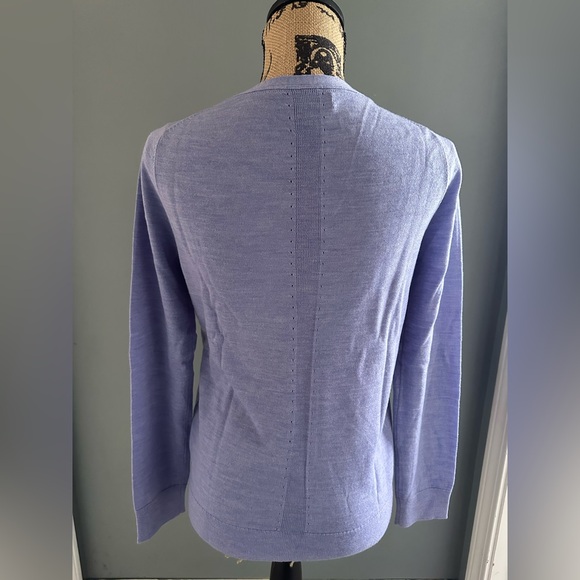 Banana Republic lightweight 100% Merino Wool sweater. NWOT. Size Small. - Picture 2 of 4